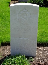 Klagenfurt War Cemetery - Howe, Robert James Finlay